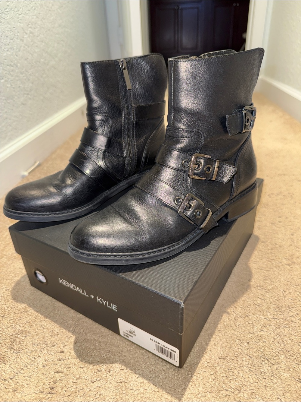 KENDALL + KYLIE Women's Nori Ankle Boot Black Leather Size 8M
